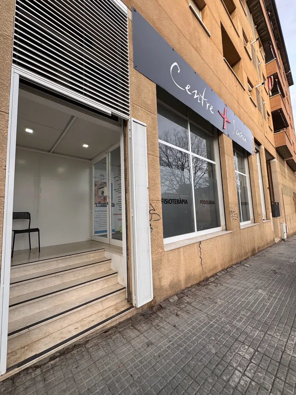 Fachada clínica podología Carrer de Palet i Barba 44 Terrassa